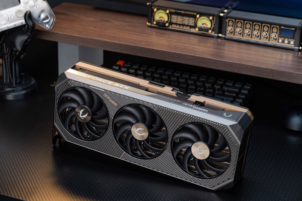 谁能封神？2025年度游戏&显卡回顾