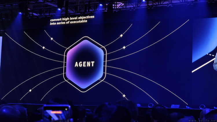 为了让所有人都能迈进智能体时代，AWS拼了