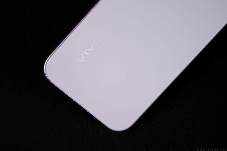 vivo S50首发评测：能拍还“耐玩”，重新定义标准版