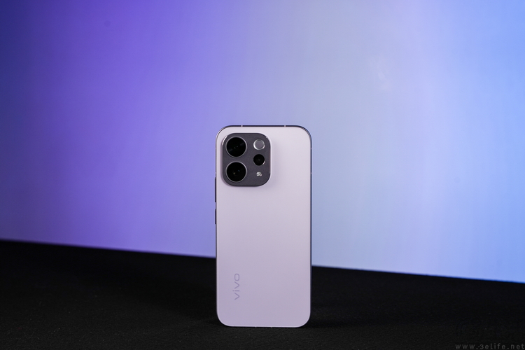 vivo S50首发评测：能拍还“耐玩”，重新定义标准版