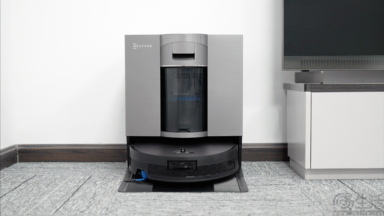 从自研首发到领跑市场，科沃斯如何用“滚筒”改变扫地机器人行业