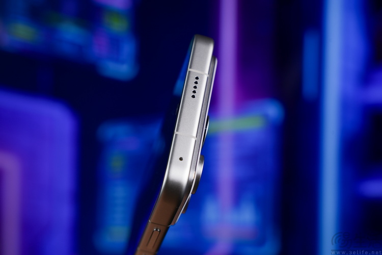 荣耀WIN首发评测：满配硬核、定义“游戏手机”