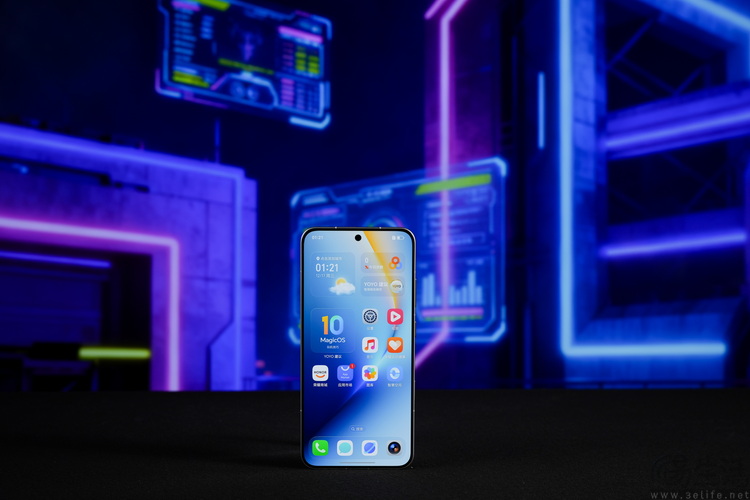 熟悉的荣耀回来了，WIN系列上市就成为新标杆