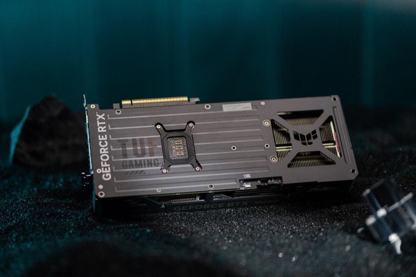 DLSS4强劲战力!华硕TUF GAMING 5070显卡 DLSS4强劲战力!华硕TUF GAMING 5070显卡