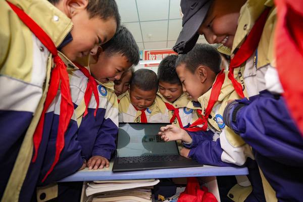 华硕e创公益十七载：“科普智联室”赋能乡村