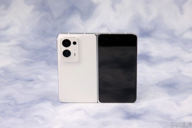 廉价折叠屏手机将至，谁赞成，谁反对？