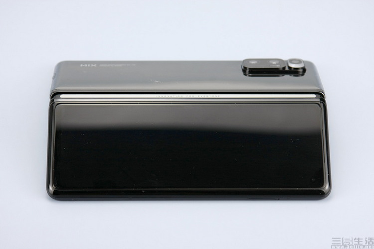 廉价折叠屏手机将至，谁赞成，谁反对？