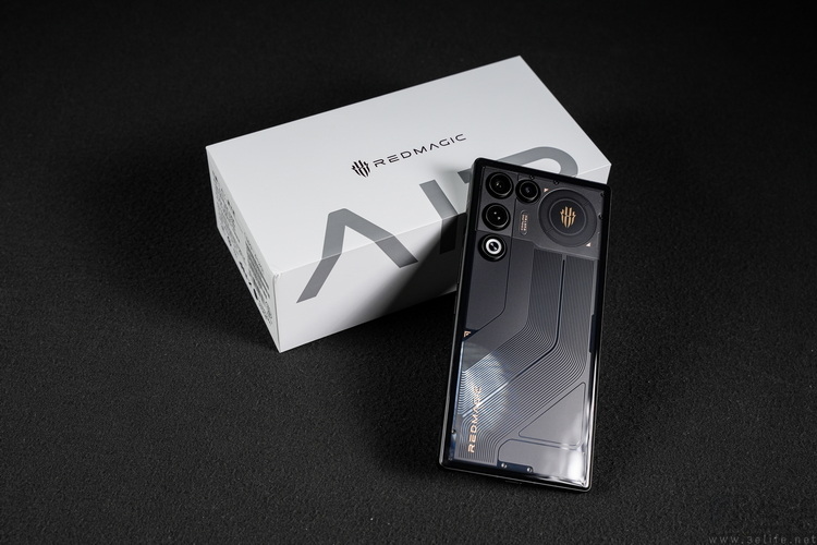 苹果三星都做不好的“Air”，国产厂商怎么就搞成了