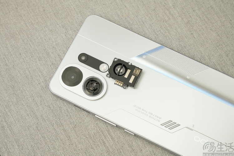 内置风扇终于火了，但谁说它只能用于游戏手机？