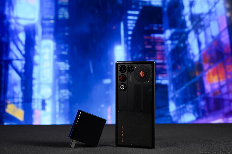 手机充电怎样才叫“快”？我们一口气测出四张榜单