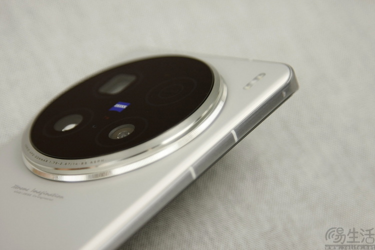 当业界充满动荡，vivo何以走得“又快又稳”