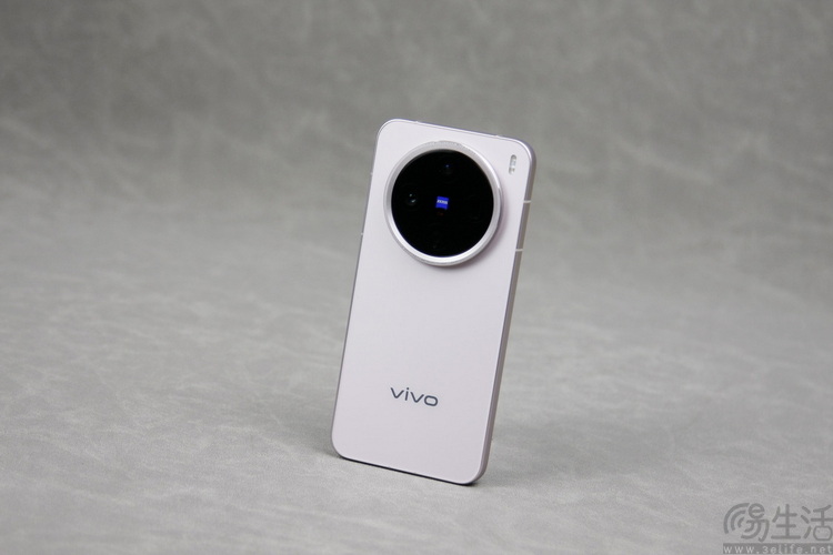 当业界充满动荡，vivo何以走得“又快又稳”