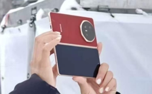 荣耀Magic V6真机实拍图现身，确认将主打轻薄