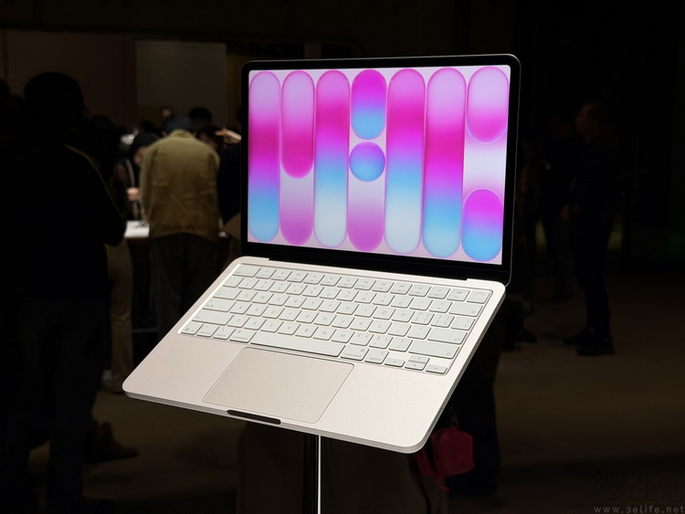 苹果花了三天，给全行业讲了个“真心”的故事