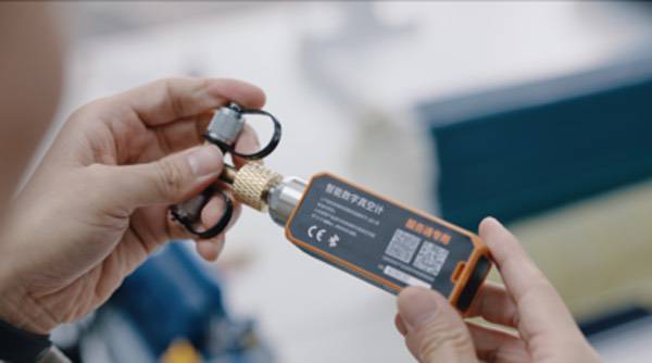 空调安装服务新高度：小米「数字抽真空」打破行业潜规则