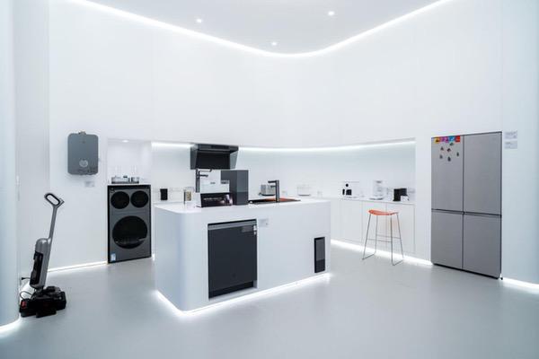 高智感的家，小米科技家电创新展登录AWE