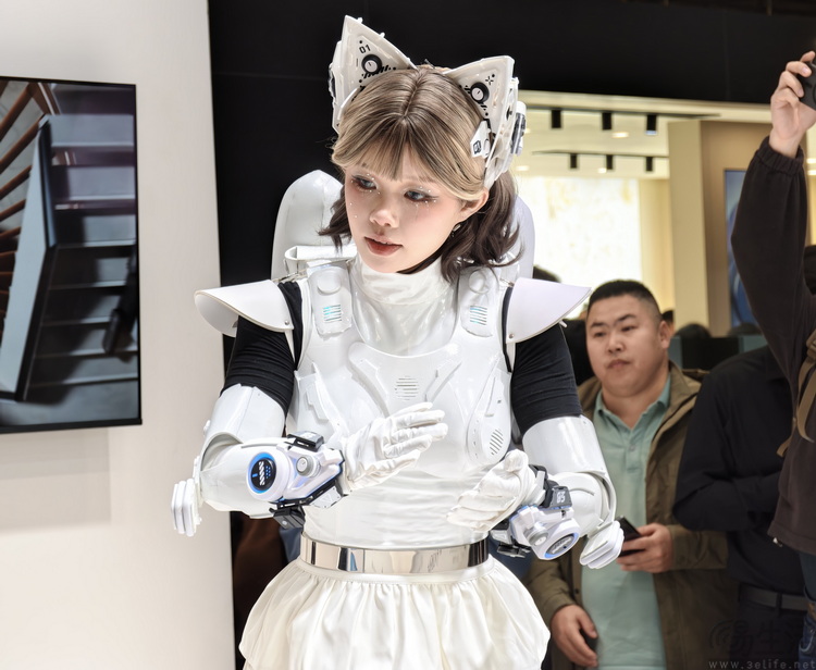 拒绝“人形炫技”,科沃斯诠释具身智能务实之道 拒绝“人形炫技”,科沃斯诠释具身智能务实之道