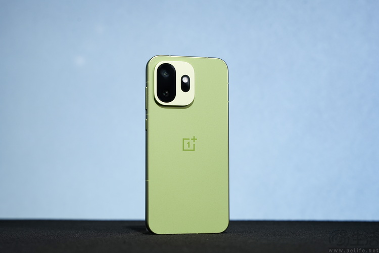 一加15T专项测试：“最强小屏旗舰”，调得还很激进