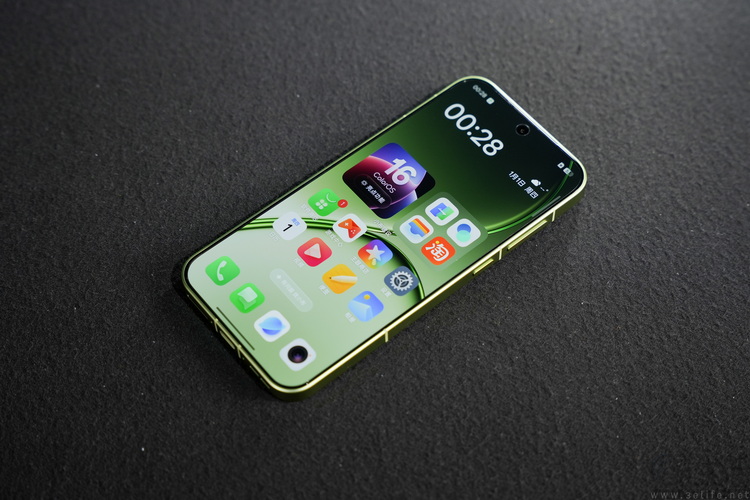 一加15T专项测试：“最强小屏旗舰”，调得还很激进