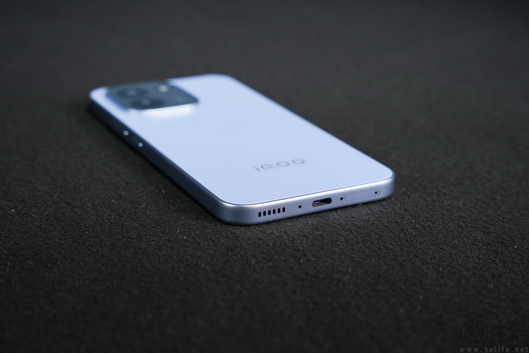 iQOO Z11首测:更实用的性能续航小超人 iQOO Z11首测:更实用的性能续航小超人