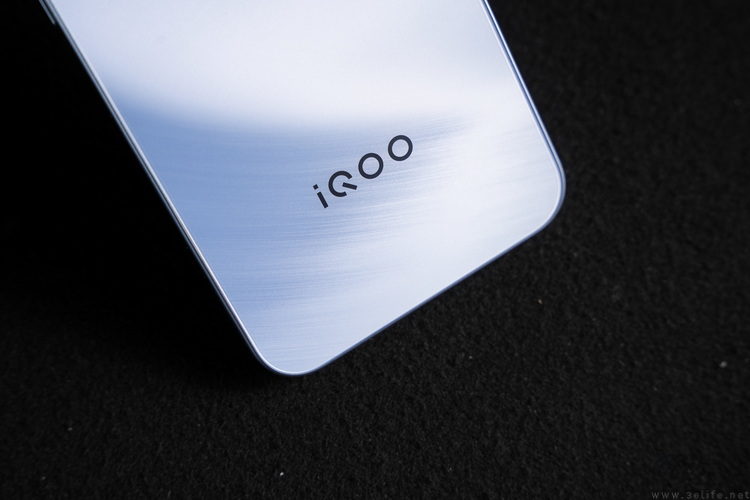 iQOO Z11首测:更实用的性能续航小超人 iQOO Z11首测:更实用的性能续航小超人
