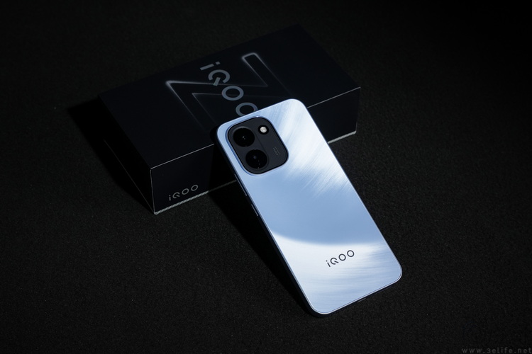 iQOO Z11首测:更实用的性能续航小超人 iQOO Z11首测:更实用的性能续航小超人