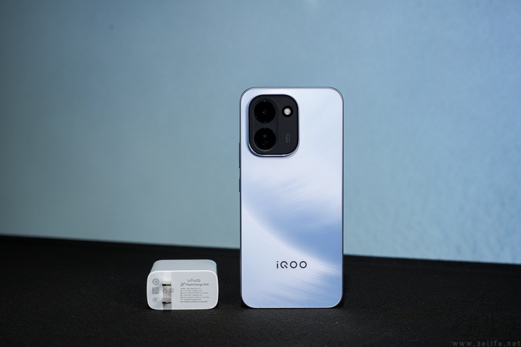 iQOO Z11首测：更实用的性能续航小超人