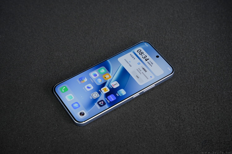 iQOO Z11首测：更实用的性能续航小超人