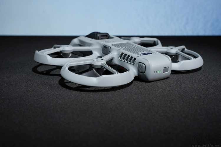 无人机拍摄的“思想革命”：DJI Avata 360首测