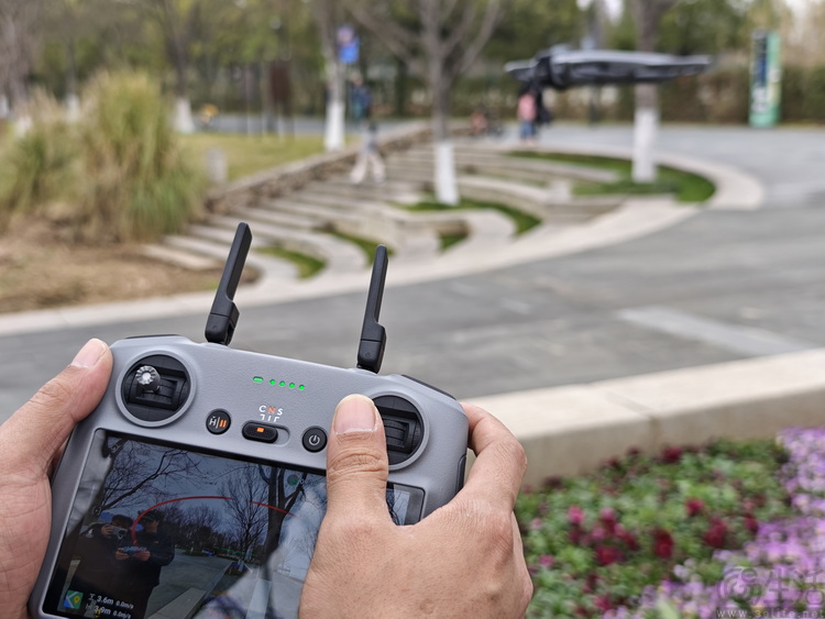 无人机拍摄的“思想革命”：DJI Avata 360首测