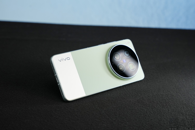 vivo X300 Ultra首测:这不只是手机,还是专业影像工具 vivo X300 Ultra首测:这不只是手机,还是专业影像工具