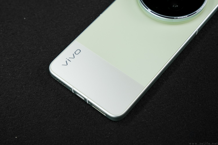 vivo X300 Ultra首测:这不只是手机,还是专业影像工具 vivo X300 Ultra首测:这不只是手机,还是专业影像工具