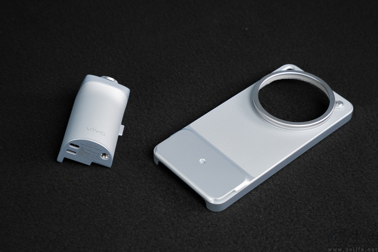 vivo X300 Ultra首测：这不只是手机，还是专业影像工具