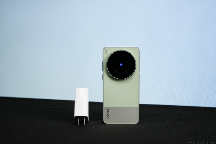 vivo X300 Ultra首测:这不只是手机,还是专业影像工具 vivo X300 Ultra首测:这不只是手机,还是专业影像工具