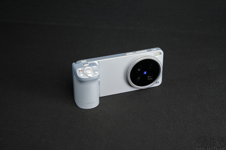 vivo X300 Ultra首测:这不只是手机,还是专业影像工具 vivo X300 Ultra首测:这不只是手机,还是专业影像工具