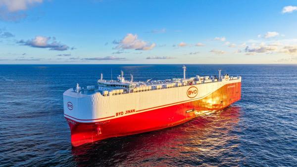 比亚迪年报出炉:核心指标再创新高 研发投入远超净利润 比亚迪年报出炉:核心指标再创新高 研发投入远超净利润