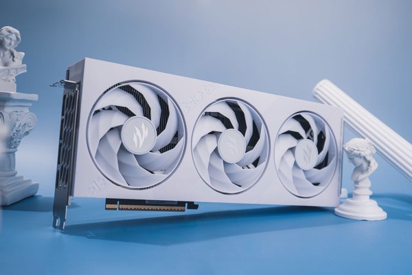 好卡配好屏!帧率拉满不浪费! 好卡配好屏!帧率拉满不浪费!