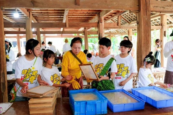 “佳游吧少年—民族印记”2026佳能亲子研学活动在西双版纳启幕