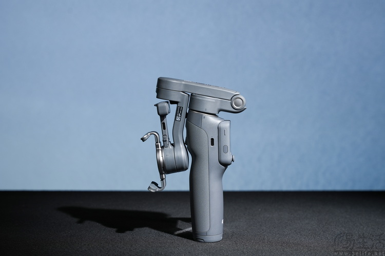 DJI Osmo Mobile 8P首测：跟拍从此易如反掌