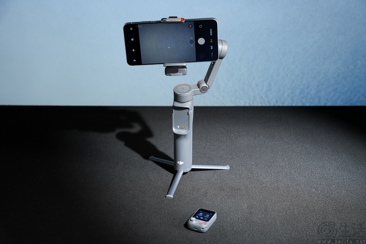 DJI Osmo Mobile 8P首测：跟拍从此易如反掌