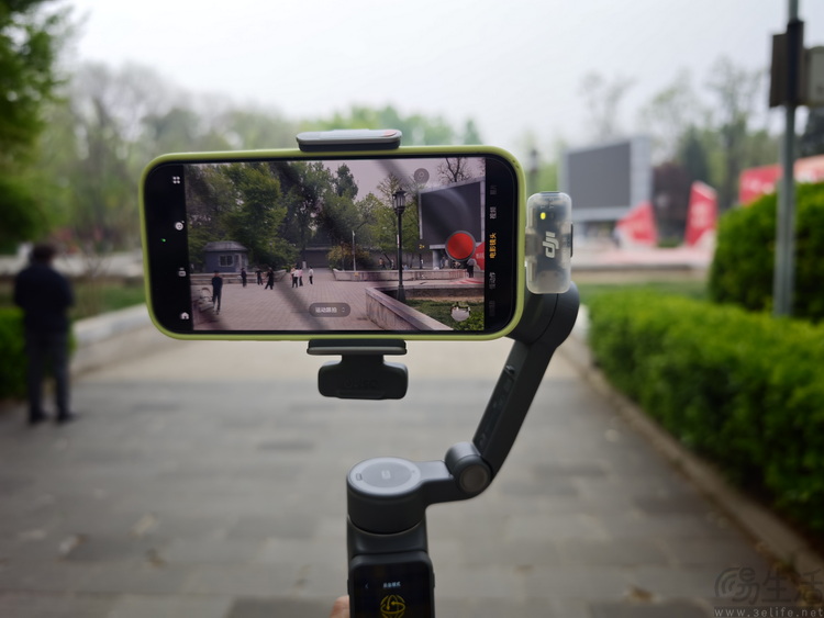 DJI Osmo Mobile 8P首测：跟拍从此易如反掌