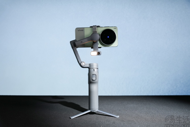 DJI Osmo Mobile 8P首测：跟拍从此易如反掌