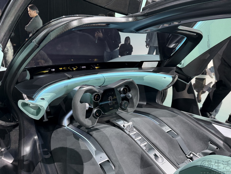 小米从游戏里“开出来”的超跑，到底藏着什么底气？