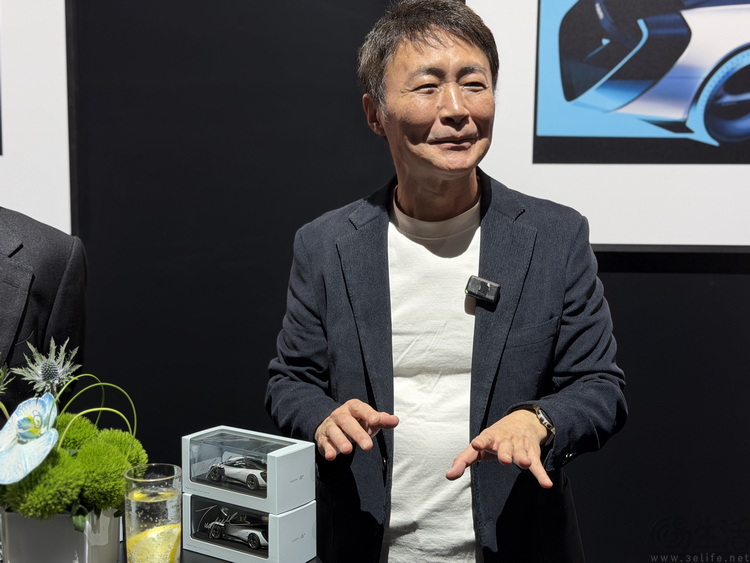 小米从游戏里“开出来”的超跑，到底藏着什么底气？