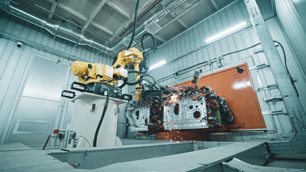 手握6102项专利的下一步 岚图汽车开启纯电战略新阶段