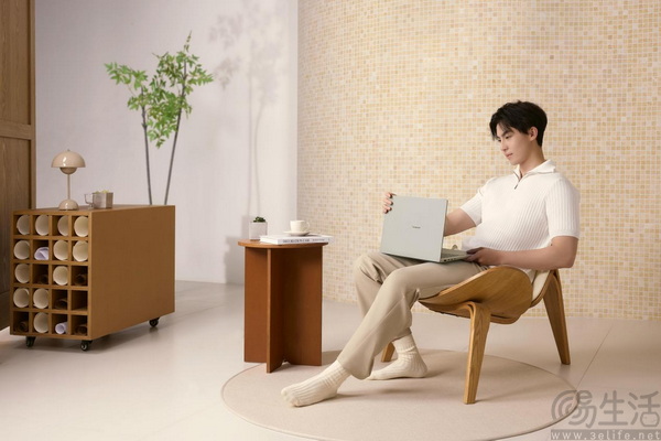 华硕灵耀Air系列 骁龙版开启预约，让移动办公更轻盈、更高效