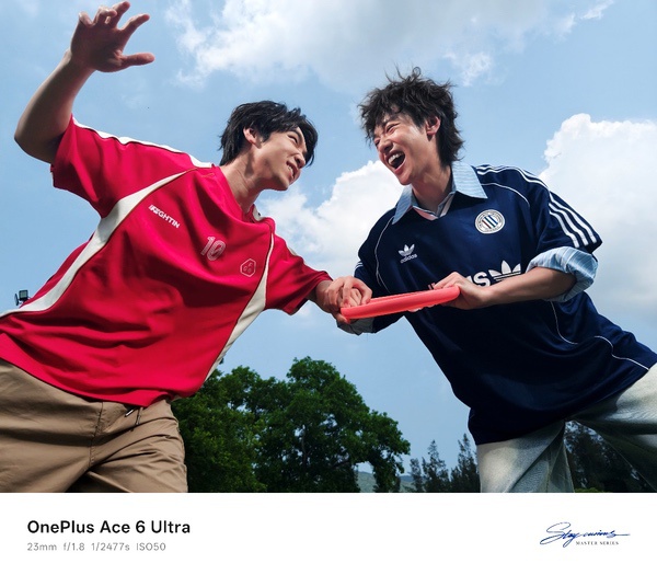 一加Ace 6至尊版发布：为射击游戏而生的双形态新装备