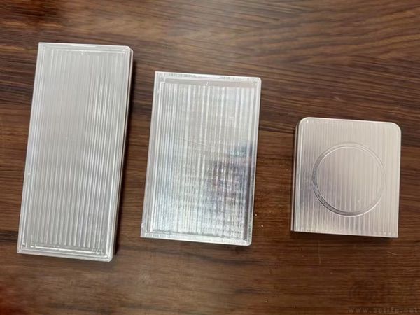 三星首款阔折叠更多配置曝光，或将于7月发布