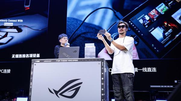 ROG DAY 2026 新品发布会:ROG XREAL R1 AR眼镜震撼来袭 ROG DAY 2026 新品发布会:ROG XREAL R1 AR眼镜震撼来袭