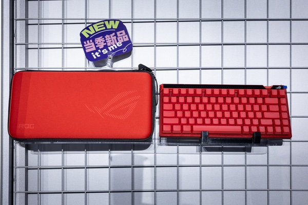 ROG魔导士Ace 75 HE熔岩红键盘惊艳2026 ROG DAY
